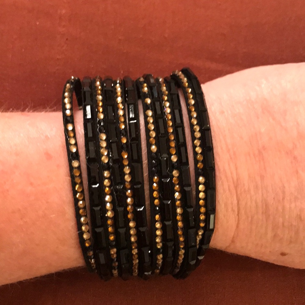 Beautiful Rhinestone magnetic bracelet - Picture 1 of 8